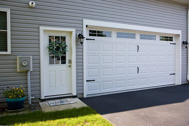 24/7 Emergency Garage Door Panel Replacement experts in Effort, PA